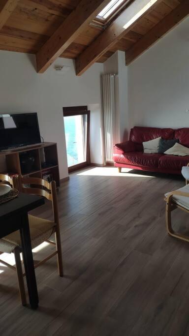 Apartment La Mansarda Di Crevari