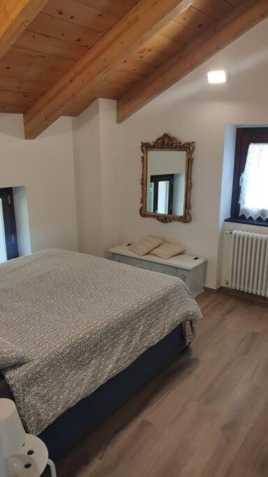 La Mansarda Di Crevari Apartment *